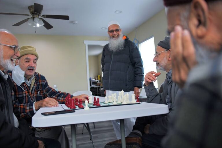 Le « village » de la mosquée de Baltimore aide les personnes âgées à vieillir gracieusement à la maison